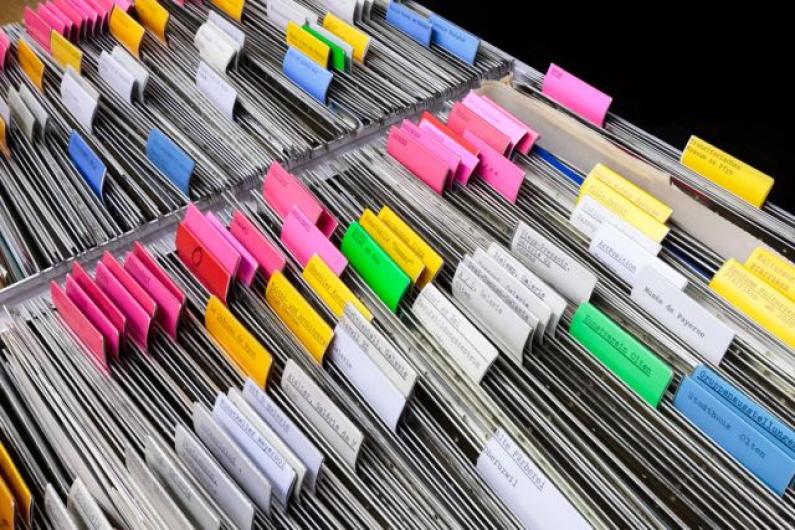 Quelle: http://www.sik-isea.ch/Portals/0/IcontelContent/Images/Dossiers_KunstarchivDokumentation_1140x760.jpg